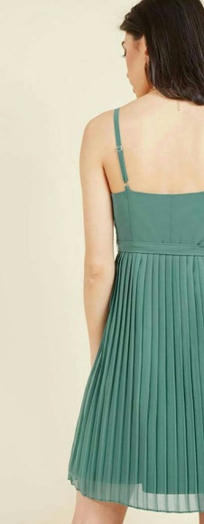 Modcloth Posh Prompting A Line Dress Sage Green 4X - Picture 2 of 4